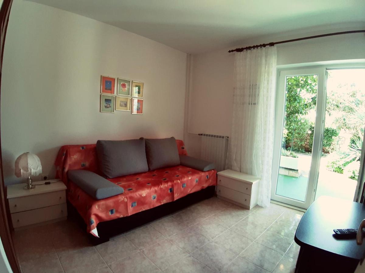 F• R• I• E• N• D• S• Bed and Breakfast Novalja Eksteriør billede