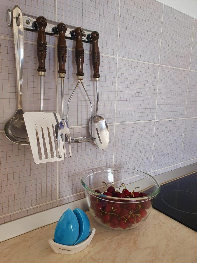 F• R• I• E• N• D• S• Bed and Breakfast Novalja Eksteriør billede